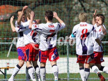 Fussball Regionalliga. SAK gegen DSV Leoben. Torjubel (SAK). Klagenfurt, am 9.4.2011.
Foto: Kuess
---
pressefotos, pressefotografie, kuess, qs, qspictures, sport, bild, bilder, bilddatenbank