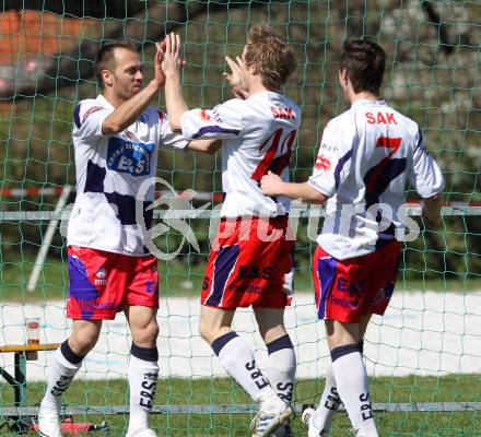 Fussball Regionalliga. SAK gegen DSV Leoben. Torjubel (SAK). Klagenfurt, am 9.4.2011.
Foto: Kuess
---
pressefotos, pressefotografie, kuess, qs, qspictures, sport, bild, bilder, bilddatenbank