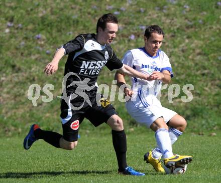 Fussball Kaerntner Liga. Maria Saal gegen Spittal/Drau. Marko Petricevic (Maria Saal), Thomas Lagler (Spittal). Maria Saal, am 9.4.2011.
Foto: Kuess
---
pressefotos, pressefotografie, kuess, qs, qspictures, sport, bild, bilder, bilddatenbank