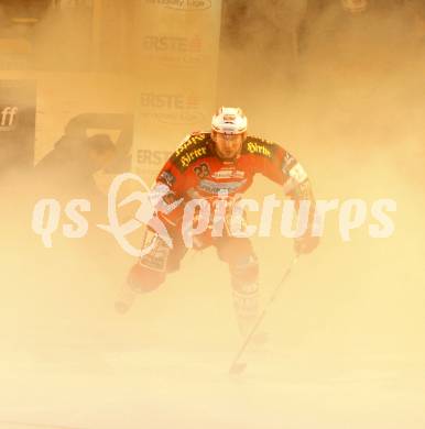 EBEL. Eishockey Bundesliga. KAC gegen Red Bull Salzburg. Mike Siklenka (KAC). Klagenfurt, am 10.4.2011.
Foto: Kuess 

---
pressefotos, pressefotografie, kuess, qs, qspictures, sport, bild, bilder, bilddatenbank