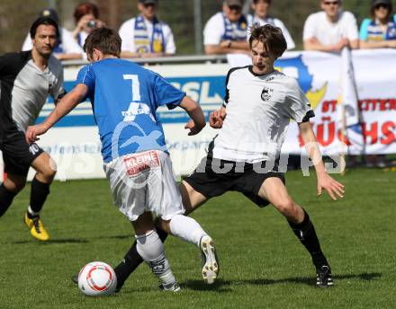 Fussball Kaerntner Liga. Welzenegg gegen St. Veit. Mario Hutter(Welzenegg), Manuel Riesser (St. Veit). Welzenegg, am 10.4.2011.
Foto: Kuess
---
pressefotos, pressefotografie, kuess, qs, qspictures, sport, bild, bilder, bilddatenbank