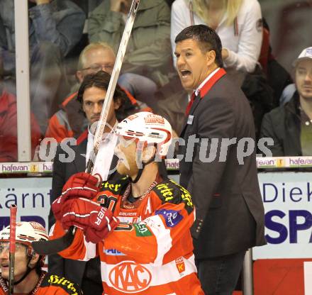 EBEL. Eishockey Bundesliga. KAC gegen Red Bull Salzburg. Mike Craig, Trainer Manny Viveiros (KAC). Klagenfurt, am 10.4.2011.
Foto: Kuess 

---
pressefotos, pressefotografie, kuess, qs, qspictures, sport, bild, bilder, bilddatenbank