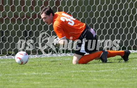 Fussball Kaerntner Liga. Welzenegg gegen St. Veit. Manuel Pirmann (St. Veit). Welzenegg, am 10.4.2011.
Foto: Kuess
---
pressefotos, pressefotografie, kuess, qs, qspictures, sport, bild, bilder, bilddatenbank