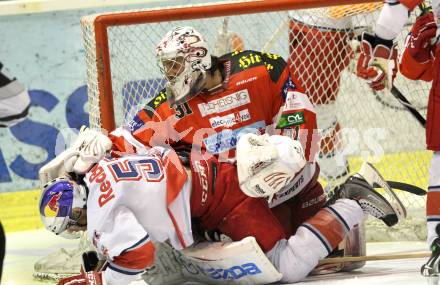 EBEL. Eishockey Bundesliga. KAC gegen Red Bull Salzburg. Andy Chiodo, (KAC), Matthias Trattnig (Salzburg). Klagenfurt, am 10.4.2011.
Foto: Kuess 

---
pressefotos, pressefotografie, kuess, qs, qspictures, sport, bild, bilder, bilddatenbank