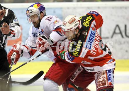 EBEL. Eishockey Bundesliga. KAC gegen Red Bull Salzburg. Tyler Spurgeon, (KAC), Manuel Latusa (Salzburg). Klagenfurt, am 10.4.2011.
Foto: Kuess 

---
pressefotos, pressefotografie, kuess, qs, qspictures, sport, bild, bilder, bilddatenbank