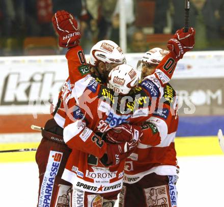 EBEL. Eishockey Bundesliga. KAC gegen Red Bull Salzburg. Torjubel Mike Siklenka, Tyler Scofield, Tyler Spurgeon (KAC). Klagenfurt, am 10.4.2011.
Foto: Kuess 

---
pressefotos, pressefotografie, kuess, qs, qspictures, sport, bild, bilder, bilddatenbank