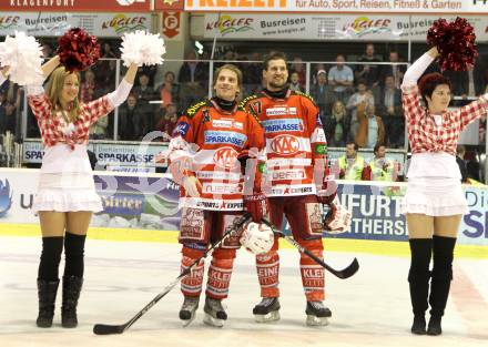 EBEL. Eishockey Bundesliga. KAC gegen Red Bull Salzburg. Dieter Kalt, Gregor Hager (KAC). Klagenfurt, am 10.4.2011.
Foto: Kuess 

---
pressefotos, pressefotografie, kuess, qs, qspictures, sport, bild, bilder, bilddatenbank