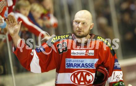 EBEL. Eishockey Bundesliga. KAC gegen Red Bull Salzburg. Mike Siklenka (KAC). Klagenfurt, am 10.4.2011.
Foto: Kuess 

---
pressefotos, pressefotografie, kuess, qs, qspictures, sport, bild, bilder, bilddatenbank