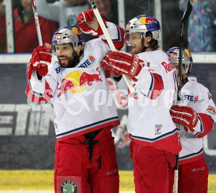 EBEL. Eishockey Bundesliga. Red Bull Salzburg gegen KAC. Torjubel Manuel Latusa, Steven Regier (Salzburg). Salzburg, am 12.4.2011.
Foto: Kuess 

---
pressefotos, pressefotografie, kuess, qs, qspictures, sport, bild, bilder, bilddatenbank