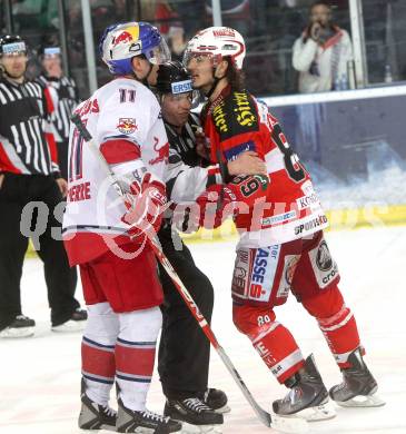 EBEL. Eishockey Bundesliga. Red Bull Salzburg gegen KAC.  Martin St. Pierre (Salzburg), Raphael Herburger, (KAC). Salzburg, am 12.4.2011.
Foto: Kuess 

---
pressefotos, pressefotografie, kuess, qs, qspictures, sport, bild, bilder, bilddatenbank