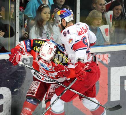 EBEL. Eishockey Bundesliga. Red Bull Salzburg gegen KAC. Andre Lakos ( Salzburg), Tyler Spurgeon,  (KAC). Salzburg, am 12.4.2011.
Foto: Kuess 

---
pressefotos, pressefotografie, kuess, qs, qspictures, sport, bild, bilder, bilddatenbank