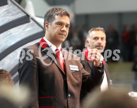 EBEL. Eishockey Bundesliga. Red Bull Salzburg gegen KAC. Trainer Manny Viveiros, Gerald Ressmann  (KAC). Salzburg, am 12.4.2011.
Foto: Kuess 

---
pressefotos, pressefotografie, kuess, qs, qspictures, sport, bild, bilder, bilddatenbank