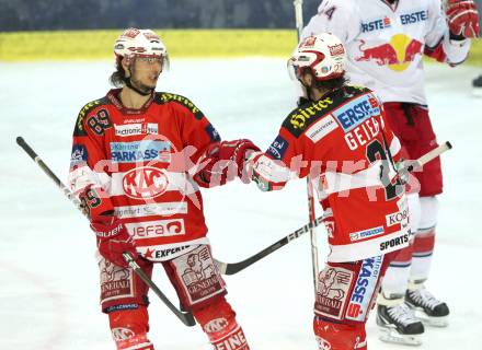 EBEL. Eishockey Bundesliga. Red Bull Salzburg gegen KAC. Torjubel Raphael Herburger, Manuel Geier  (KAC). Salzburg, am 12.4.2011.
Foto: Kuess 

---
pressefotos, pressefotografie, kuess, qs, qspictures, sport, bild, bilder, bilddatenbank