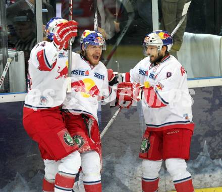 EBEL. Eishockey Bundesliga. Red Bull Salzburg gegen KAC. Torjubel Thomas Raffl, Thomas Koch (Salzburg). Salzburg, am 12.4.2011.
Foto: Kuess 

---
pressefotos, pressefotografie, kuess, qs, qspictures, sport, bild, bilder, bilddatenbank