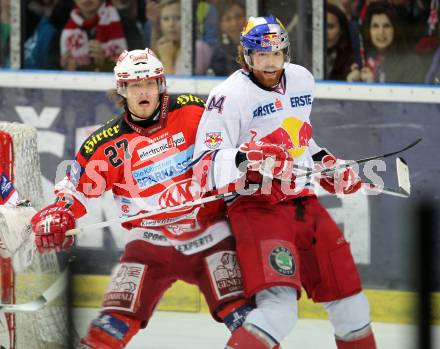 EBEL. Eishockey Bundesliga. Red Bull Salzburg gegen KAC. Douglas Lynch (Salzburg),  Thomas HUndertpfund, (KAC). Salzburg, am 12.4.2011.
Foto: Kuess 

---
pressefotos, pressefotografie, kuess, qs, qspictures, sport, bild, bilder, bilddatenbank