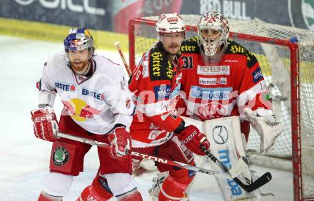 EBEL. Eishockey Bundesliga. Red Bull Salzburg gegen KAC.  Douglas Lynch (Salzburg), Johannes Kirisits, Andy Chiodo, (KAC). Salzburg, am 12.4.2011.
Foto: Kuess 

---
pressefotos, pressefotografie, kuess, qs, qspictures, sport, bild, bilder, bilddatenbank