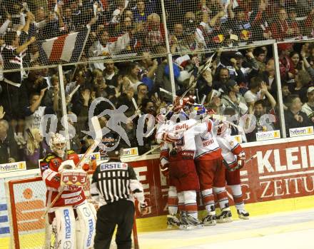 EBEL. Eishockey Bundesliga. KAC gegen Red Bull Salzburg.  Torjubel Salzburg. Klagenfurt, am 14.4.2011.
Foto: Kuess 

---
pressefotos, pressefotografie, kuess, qs, qspictures, sport, bild, bilder, bilddatenbank