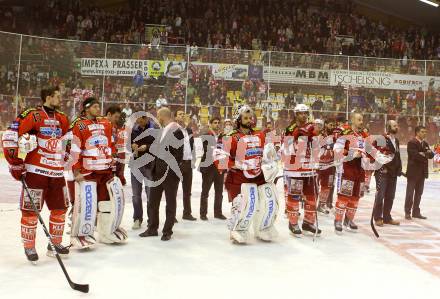 EBEL. Eishockey Bundesliga. KAC gegen Red Bull Salzburg.  enttaeuschte KAC Spieler. Klagenfurt, am 14.4.2011.
Foto: Kuess 

---
pressefotos, pressefotografie, kuess, qs, qspictures, sport, bild, bilder, bilddatenbank