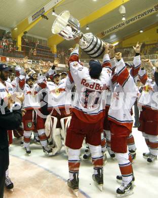 EBEL. Eishockey Bundesliga. KAC gegen Red Bull Salzburg.  Jubel Salzburg. Klagenfurt, am 14.4.2011.
Foto: Kuess 

---
pressefotos, pressefotografie, kuess, qs, qspictures, sport, bild, bilder, bilddatenbank