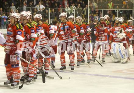 EBEL. Eishockey Bundesliga. KAC gegen Red Bull Salzburg. enttaeuschte KAC Spieler. Klagenfurt, am 14.4.2011.
Foto: Kuess 

---
pressefotos, pressefotografie, kuess, qs, qspictures, sport, bild, bilder, bilddatenbank