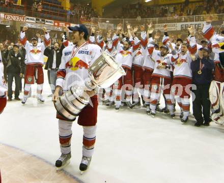 EBEL. Eishockey Bundesliga. KAC gegen Red Bull Salzburg. Jubel Matthias Trattnig (Salzburg). Klagenfurt, am 14.4.2011.
Foto: Kuess 

---
pressefotos, pressefotografie, kuess, qs, qspictures, sport, bild, bilder, bilddatenbank