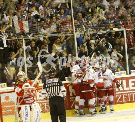 EBEL. Eishockey Bundesliga. KAC gegen Red Bull Salzburg.  Torjubel Salzburg. Klagenfurt, am 14.4.2011.
Foto: Kuess 

---
pressefotos, pressefotografie, kuess, qs, qspictures, sport, bild, bilder, bilddatenbank