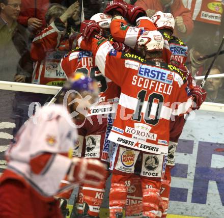 EBEL. Eishockey Bundesliga. KAC gegen Red Bull Salzburg.  Torjubel KAC. Klagenfurt, am 14.4.2011.
Foto: Kuess 

---
pressefotos, pressefotografie, kuess, qs, qspictures, sport, bild, bilder, bilddatenbank