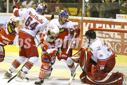 EBEL. Eishockey Bundesliga. KAC gegen Red Bull Salzburg.  Sean Brown, (KAC), Andre Lakos, Matthias Trattnig, Thomas Hoeneckl (Salzburg). Klagenfurt, am 14.4.2011.
Foto: Kuess 

---
pressefotos, pressefotografie, kuess, qs, qspictures, sport, bild, bilder, bilddatenbank