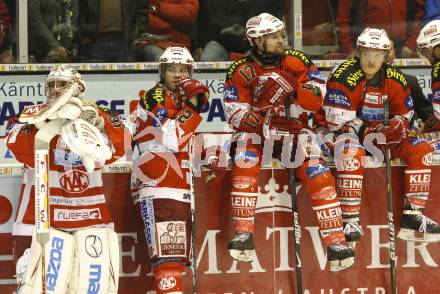 EBEL. Eishockey Bundesliga. KAC gegen Red Bull Salzburg.  enttaeuschte KAC Spieler. Klagenfurt, am 14.4.2011.
Foto: Kuess 

---
pressefotos, pressefotografie, kuess, qs, qspictures, sport, bild, bilder, bilddatenbank