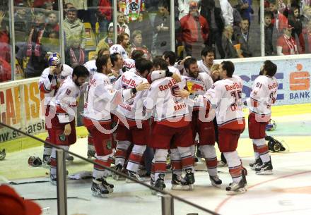 EBEL. Eishockey Bundesliga. KAC gegen Red Bull Salzburg.  Meisterjubel Salzburg. Klagenfurt, am 14.4.2011.
Foto: Kuess 

---
pressefotos, pressefotografie, kuess, qs, qspictures, sport, bild, bilder, bilddatenbank