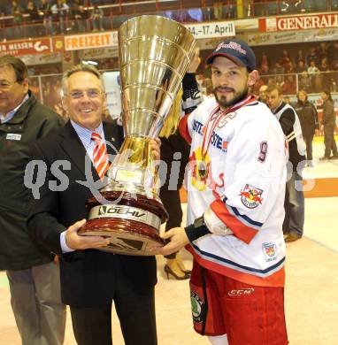 EBEL. Eishockey Bundesliga. KAC gegen Red Bull Salzburg.  Dieter Kalt sen.,  (KAC), Thomas Koch (Salzburg). Klagenfurt, am 14.4.2011.
Foto: Kuess 

---
pressefotos, pressefotografie, kuess, qs, qspictures, sport, bild, bilder, bilddatenbank