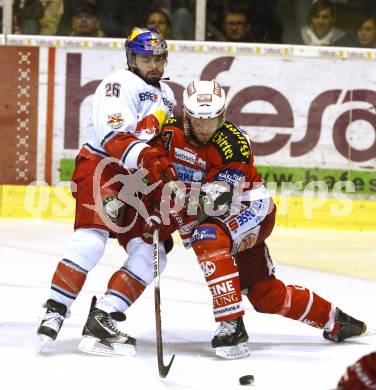 EBEL. Eishockey Bundesliga. KAC gegen Red Bull Salzburg. Thomas Hundertpfund,  (KAC), Brent Aubin (Salzburg). Klagenfurt, am 14.4.2011.
Foto: Kuess 

---
pressefotos, pressefotografie, kuess, qs, qspictures, sport, bild, bilder, bilddatenbank