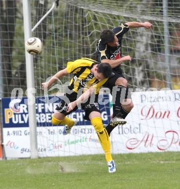 Fussball Kaerntner Liga. Griffen gegen Bleiburg. Gerald Eberhardt (Griffen), Robert Pevec (Bleiburg). Griffen, am 16.4.2011.
Foto: Kuess
---
pressefotos, pressefotografie, kuess, qs, qspictures, sport, bild, bilder, bilddatenbank