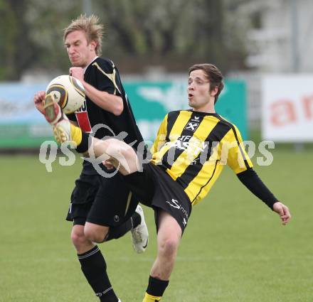 Fussball Kaerntner Liga. Griffen gegen Bleiburg. Markus Sauerschnig (Griffen), Stefan Klatzer (Bleiburg). Griffen, am 16.4.2011.
Foto: Kuess
---
pressefotos, pressefotografie, kuess, qs, qspictures, sport, bild, bilder, bilddatenbank