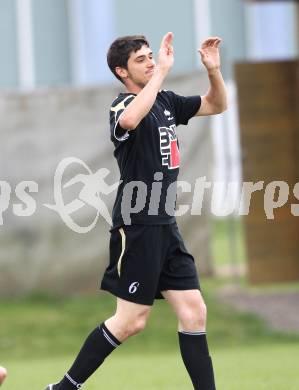 Fussball Kaerntner Liga. Griffen gegen Bleiburg. Torjubel Christopher Knauder (Bleiburg). Griffen, am 16.4.2011.
Foto: Kuess
---
pressefotos, pressefotografie, kuess, qs, qspictures, sport, bild, bilder, bilddatenbank