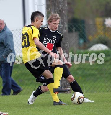 Fussball Kaerntner Liga. Griffen gegen Bleiburg. Christian Stanic (Griffen), Stefan Klatzer (Bleiburg). Griffen, am 16.4.2011.
Foto: Kuess
---
pressefotos, pressefotografie, kuess, qs, qspictures, sport, bild, bilder, bilddatenbank