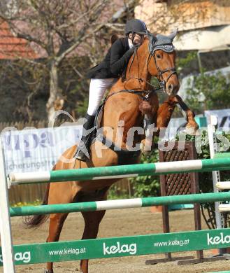 Reiten. Reit- und Springturnier. Andrea Skorianz-Jenull auf Calligulla. St. Veit, am 17.4.2011.
Foto: Kuess
---
pressefotos, pressefotografie, kuess, qs, qspictures, sport, bild, bilder, bilddatenbank