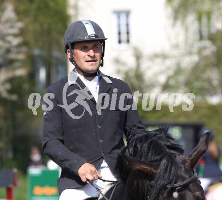 Reiten. Reit- und Springturnier. Florian Starzacher auf Continello. St. Veit, am 17.4.2011.
Foto: Kuess
---
pressefotos, pressefotografie, kuess, qs, qspictures, sport, bild, bilder, bilddatenbank