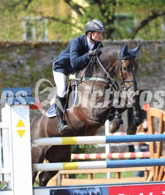 Reiten. Reit- und Springturnier. Fritz Kogelnig jun. auf Dark Charly. St. Veit, am 17.4.2011.
Foto: Kuess
---
pressefotos, pressefotografie, kuess, qs, qspictures, sport, bild, bilder, bilddatenbank