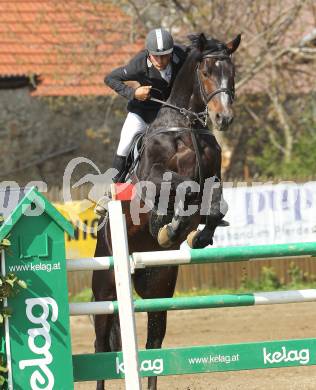 Reiten. Reit- und Springturnier. Florian Starzacher auf Continello. St. Veit, am 17.4.2011.
Foto: Kuess
---
pressefotos, pressefotografie, kuess, qs, qspictures, sport, bild, bilder, bilddatenbank