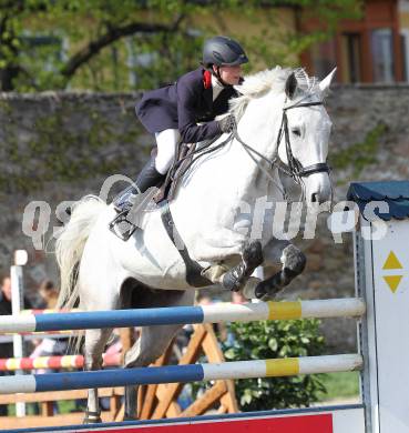 Reiten. Reit- und Springturnier. Marianne Schindele auf Coolys AJ. St. Veit, am 17.4.2011.
Foto: Kuess
---
pressefotos, pressefotografie, kuess, qs, qspictures, sport, bild, bilder, bilddatenbank