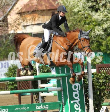 Reiten. Reit- und Springturnier. Andrea Skorianz-Jenull auf Calligulla. St. Veit, am 17.4.2011.
Foto: Kuess
---
pressefotos, pressefotografie, kuess, qs, qspictures, sport, bild, bilder, bilddatenbank