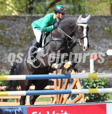 Reiten. Reit- und Springturnier. Dieter Koefler auf Casper 150. St. Veit, am 17.4.2011.
Foto: Kuess
---
pressefotos, pressefotografie, kuess, qs, qspictures, sport, bild, bilder, bilddatenbank