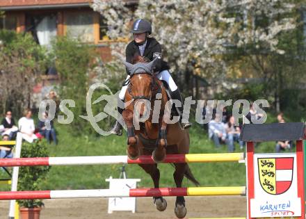 Reiten. Reit- und Springturnier. Andrea Skorianz-Jenull auf Calligulla. St. Veit, am 17.4.2011.
Foto: Kuess
---
pressefotos, pressefotografie, kuess, qs, qspictures, sport, bild, bilder, bilddatenbank