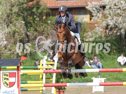 Reiten. Reit- und Springturnier. Klaus Hernler auf Bacardi 17. St. Veit, am 17.4.2011.
Foto: Kuess
---
pressefotos, pressefotografie, kuess, qs, qspictures, sport, bild, bilder, bilddatenbank