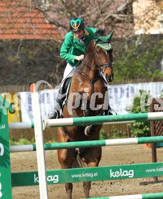 Reiten. Reit- und Springturnier. Markus Stock auf Aconit S. St. Veit, am 17.4.2011.
Foto: Kuess
---
pressefotos, pressefotografie, kuess, qs, qspictures, sport, bild, bilder, bilddatenbank