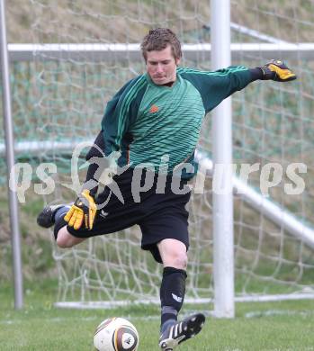 Fussball Kaerntner Liga. Griffen gegen Bleiburg. Manuel Kopeinig (Griffen). Griffen, am 16.4.2011.
Foto: Kuess
---
pressefotos, pressefotografie, kuess, qs, qspictures, sport, bild, bilder, bilddatenbank