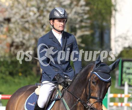 Reiten. Reit- und Springturnier. Fritz Kogelnig jun. auf Pedro 845. St. Veit, am 17.4.2011.
Foto: Kuess
---
pressefotos, pressefotografie, kuess, qs, qspictures, sport, bild, bilder, bilddatenbank