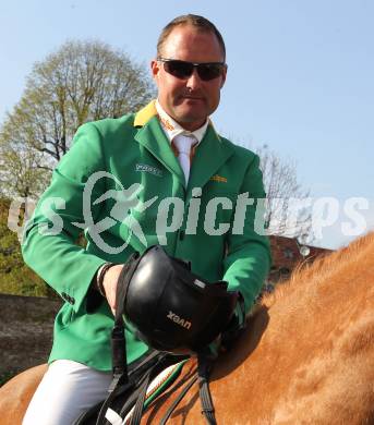 Reiten. Reit- und Springturnier. Dieter Koefler. St. Veit, am 17.4.2011.
Foto: Kuess
---
pressefotos, pressefotografie, kuess, qs, qspictures, sport, bild, bilder, bilddatenbank