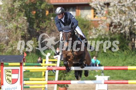 Reiten. Reit- und Springturnier. Fritz Kogelnig jun. auf Pedro 845. St. Veit, am 17.4.2011.
Foto: Kuess
---
pressefotos, pressefotografie, kuess, qs, qspictures, sport, bild, bilder, bilddatenbank